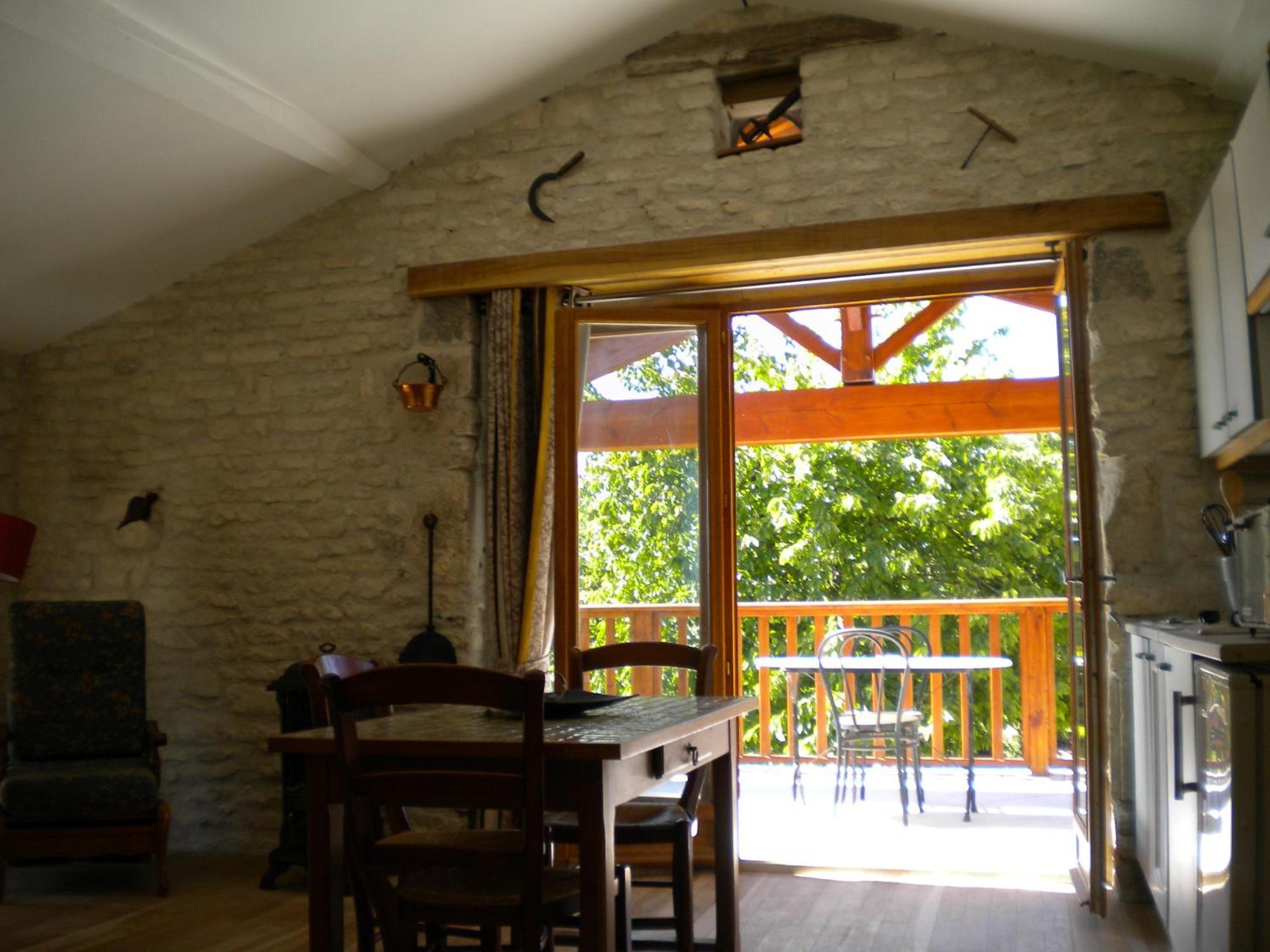 Au Col De Cygne Apartment Blanzac-les-Matha ภายนอก รูปภาพ