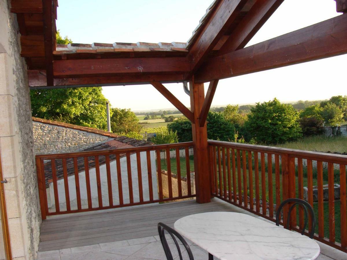 Au Col De Cygne Apartment Blanzac-les-Matha ภายนอก รูปภาพ